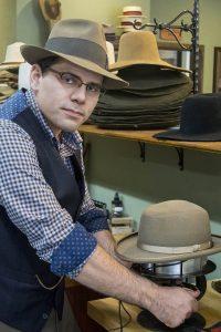 hat stretching machine